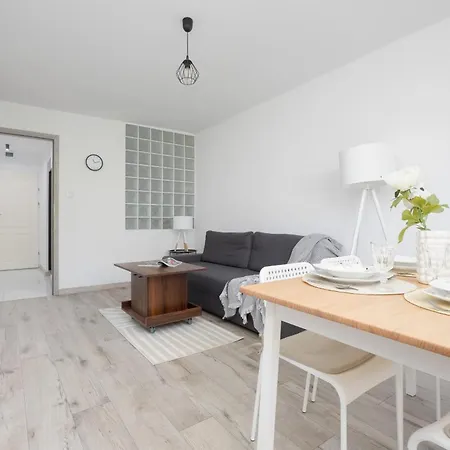 Bright Apartament Wola Ideal For Remote Work By Renters *